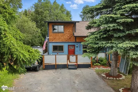 3413 Grissom Cir, Anchorage, AK 99517