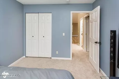 Bedroom - 18644 Eaglewood Loop, Eagle River, AK 99577 photo 4 of 6
