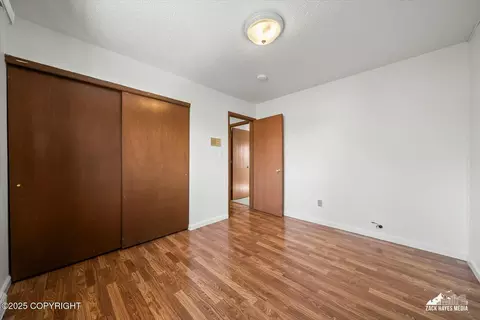 Bedroom - 1521 Cache Dr, Anchorage, AK 99507 photo 4 of 7