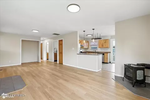Living - 3634 E 16th Ave, Anchorage, AK 99508 photo 3 of 5