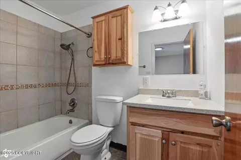 Bath - 3634 E 16th Ave, Anchorage, AK 99508 photo 2 of 2