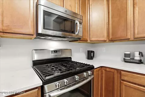 Kitchen - 20454 Icefall Dr, Eagle River, AK 99577 photo 2 of 4