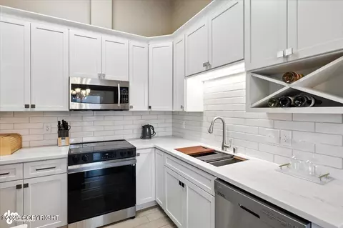 2608 Lauren Creek Loop # 4, Anchorage, AK 99507