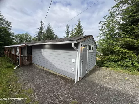 3237 Lincoln Ct, Ketchikan, AK 99901