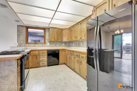 Kitchen - 18047 Sanctuary Dr, Eagle River, AK 99577 photo 3 of 3