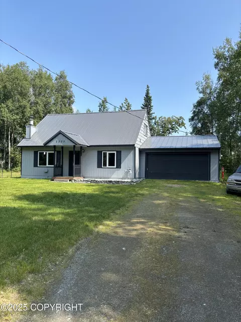 7025 S Gilleys Cir, Wasilla, AK 99623
