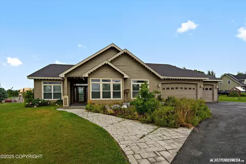 3827 E Country Field Cir, Wasilla, AK 99654