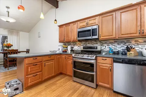 Kitchen - 400 Cherry St, Anchorage, AK 99504 photo 3 of 4