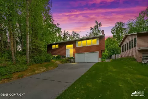 3750 Winterset Dr, Anchorage, AK 99508
