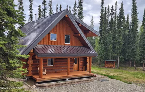 5920 Old Valdez Trl, Salcha, AK 99714