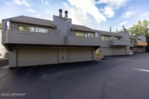 2433 La Honda Dr, Anchorage, AK 99517