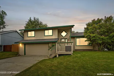 260 N Gloria St, Palmer, AK 99645