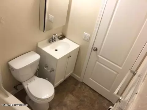 Bath - 420 E 14th Ave, Anchorage, AK 99501 photo 7 of 15