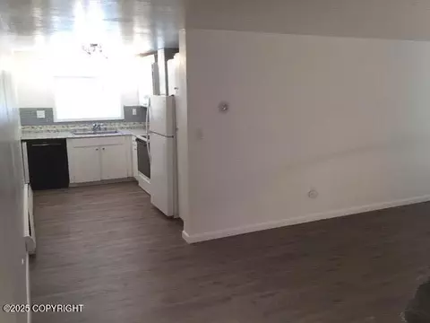 Kitchen - 420 E 14th Ave, Anchorage, AK 99501 photo 7 of 8