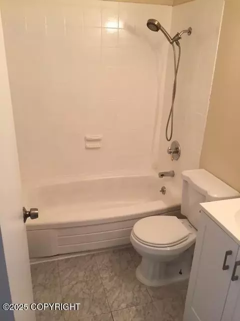 Bath - 420 E 14th Ave, Anchorage, AK 99501 photo 11 of 15