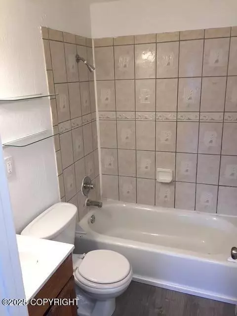 Bath - 420 E 14th Ave, Anchorage, AK 99501 photo 13 of 15