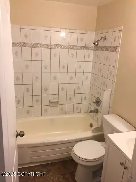 Bath - 420 E 14th Ave, Anchorage, AK 99501 photo 8 of 15