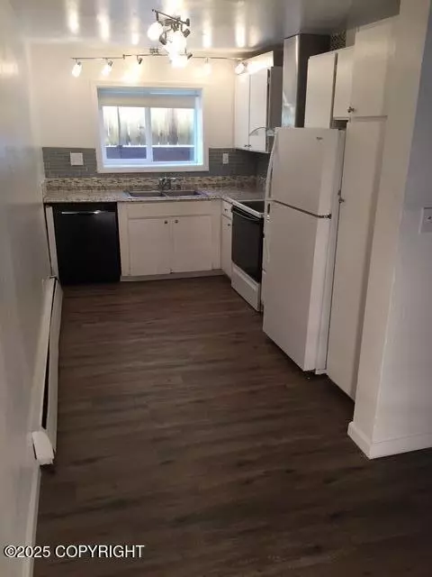 Kitchen - 420 E 14th Ave, Anchorage, AK 99501 photo 8 of 8