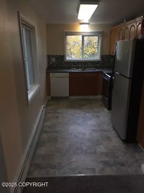Kitchen - 420 E 14th Ave, Anchorage, AK 99501 photo 5 of 8