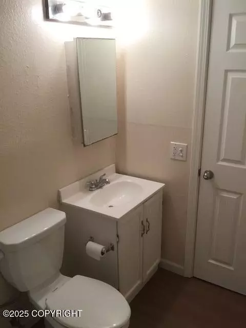 Bath - 420 E 14th Ave, Anchorage, AK 99501 photo 3 of 15