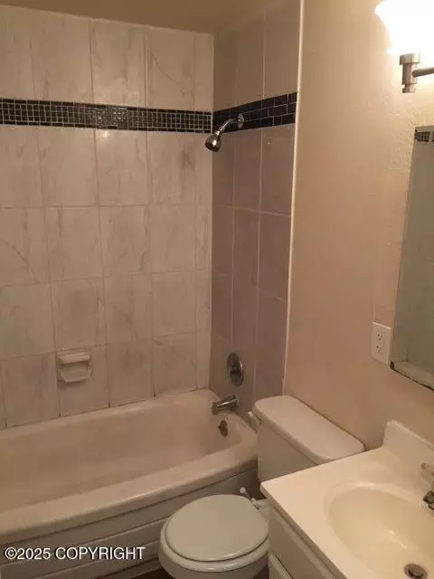 Bath - 420 E 14th Ave, Anchorage, AK 99501 photo 6 of 15