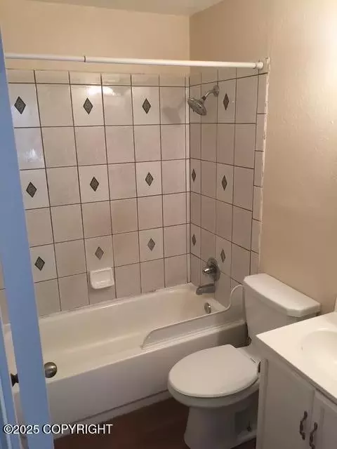 Bath - 420 E 14th Ave, Anchorage, AK 99501 photo 4 of 15