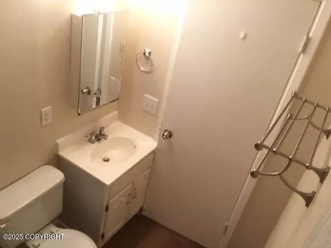 Bath - 420 E 14th Ave, Anchorage, AK 99501 photo 5 of 15
