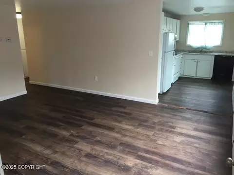 Living - 420 E 14th Ave, Anchorage, AK 99501 photo 2 of 14