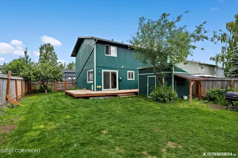 8051 Evans Cir, Anchorage, AK 99507