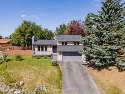 9645 Nulato Cir, Eagle River, AK 99577