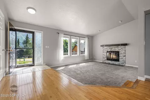 Living - 9645 Nulato Cir, Eagle River, AK 99577 photo 2 of 7
