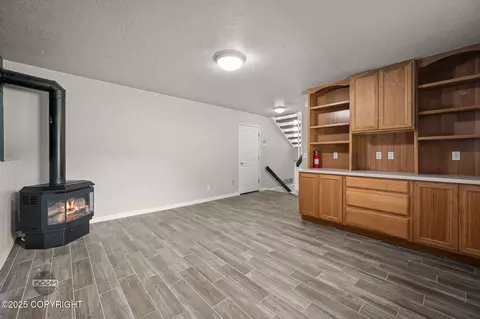 Living - 9645 Nulato Cir, Eagle River, AK 99577 photo 7 of 7
