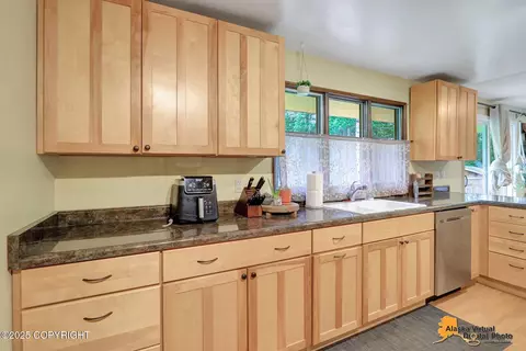 17206 Foothill Ave, Eagle River, AK 99577 photo 16