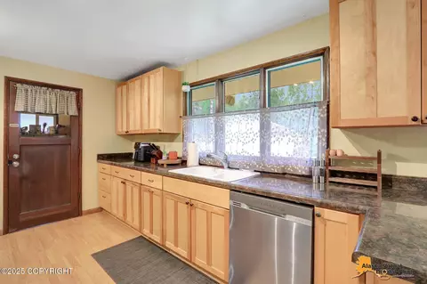 17206 Foothill Ave, Eagle River, AK 99577 photo 14
