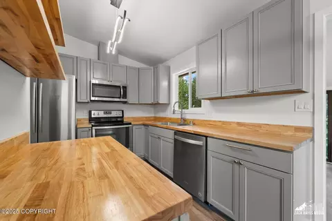3824 Checkmate Dr, Anchorage, AK 99508 photo 5