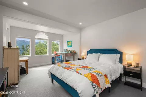 Bedroom - 22035 Upper Canyon Dr, Eagle River, AK 99577 photo 4 of 7