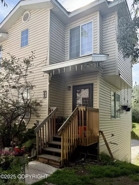 6821 Gold Kings Cir # D, Anchorage, AK 99504