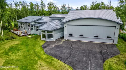 6575 E Robinson Cir, Wasilla, AK 99654