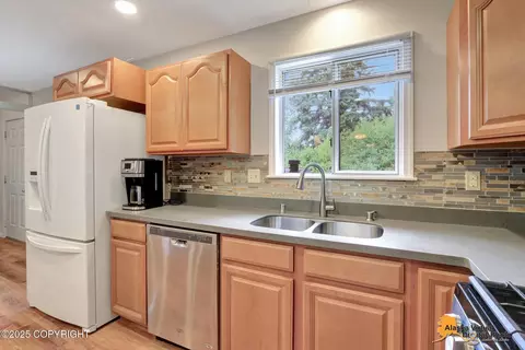 18323 Kantishna Dr, Eagle River, AK 99577 photo 9