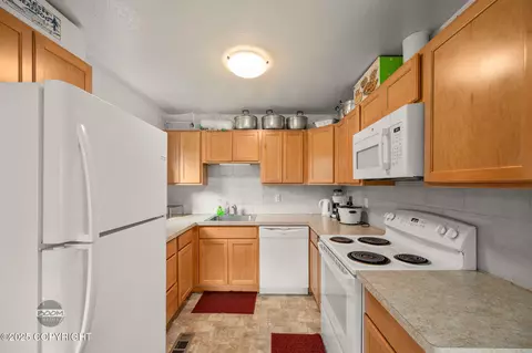 8033 E 6th Ave, Anchorage, AK 99504 photo 5