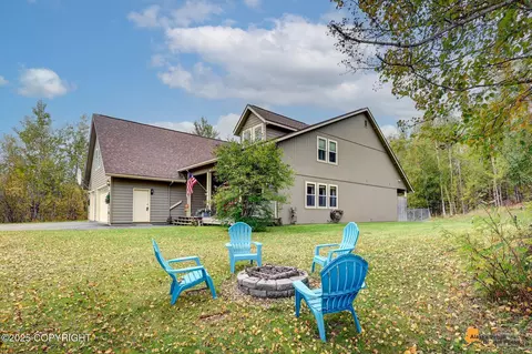 3945 E Country Field Cir, Wasilla, AK 99654