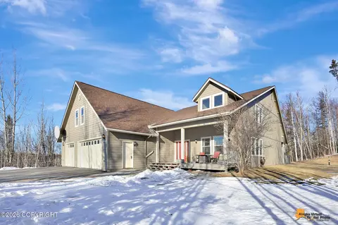 3945 E Country Field Cir, Wasilla, AK 99654