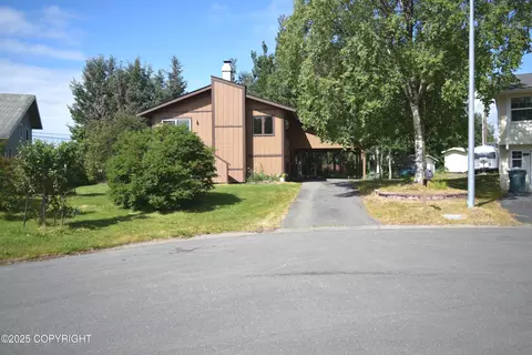 3121 Wiley Post Ave, Anchorage, AK 99517 photo 2