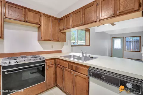 Kitchen - 4069 E 20th Ave # 51, Anchorage, AK 99508 photo 2 of 5