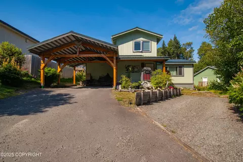 546 Soundview Ave, Homer, AK 99603