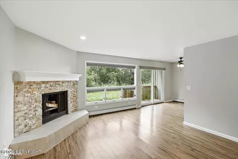 9285 Blackberry St # 4, Anchorage, AK 99502