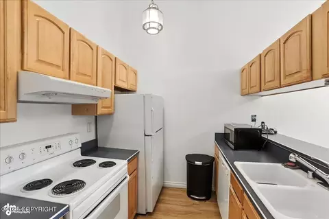 Kitchen - 6500 E 16th Ave, Anchorage, AK 99504 photo 2 of 2