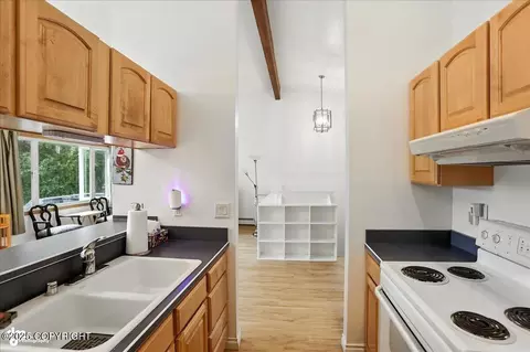 Kitchen - 6500 E 16th Ave, Anchorage, AK 99504 photo 1 of 2