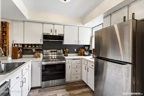 Kitchen - 417 Dailey Ave # K-16, Anchorage, AK 99515 photo 2 of 4
