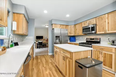 20104 Highland Ridge Dr, Eagle River, AK 99577 photo 17